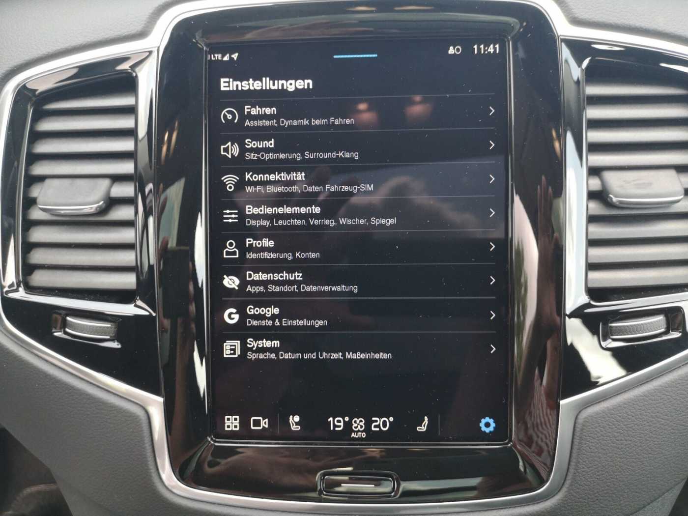 Volvo  Recharge T8 Ultra Bright PANO|STANDH|LED|