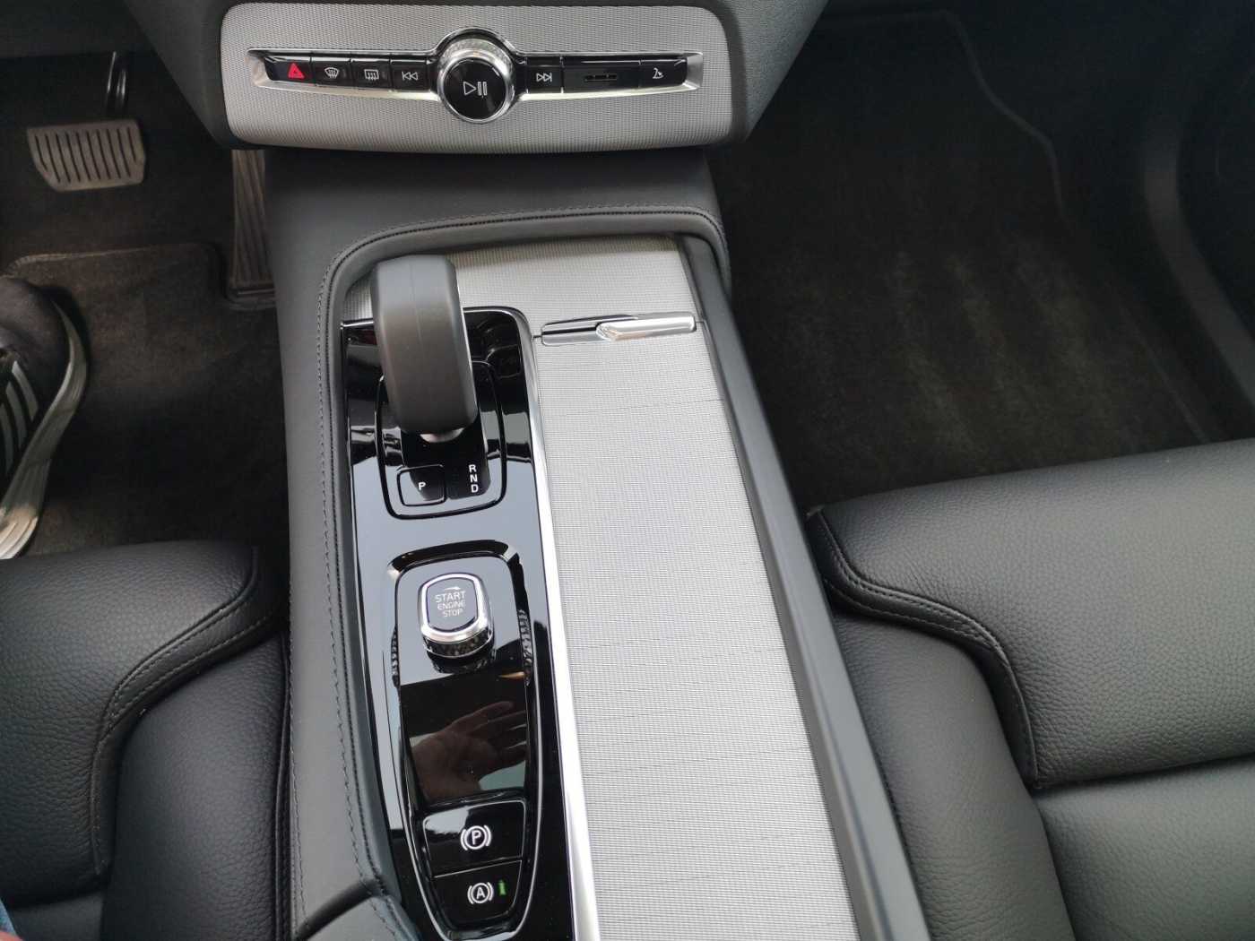 Volvo  Recharge T8 Ultra Bright PANO|STANDH|LED|