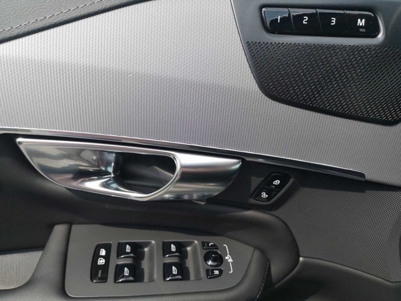 Volvo  Recharge T8 Ultra Bright PANO|STANDH|LED|
