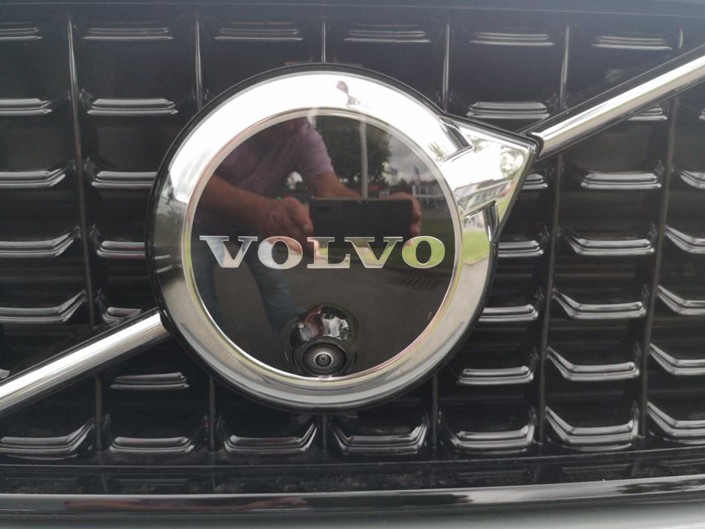 Volvo  B4 Autom. Plus Dark