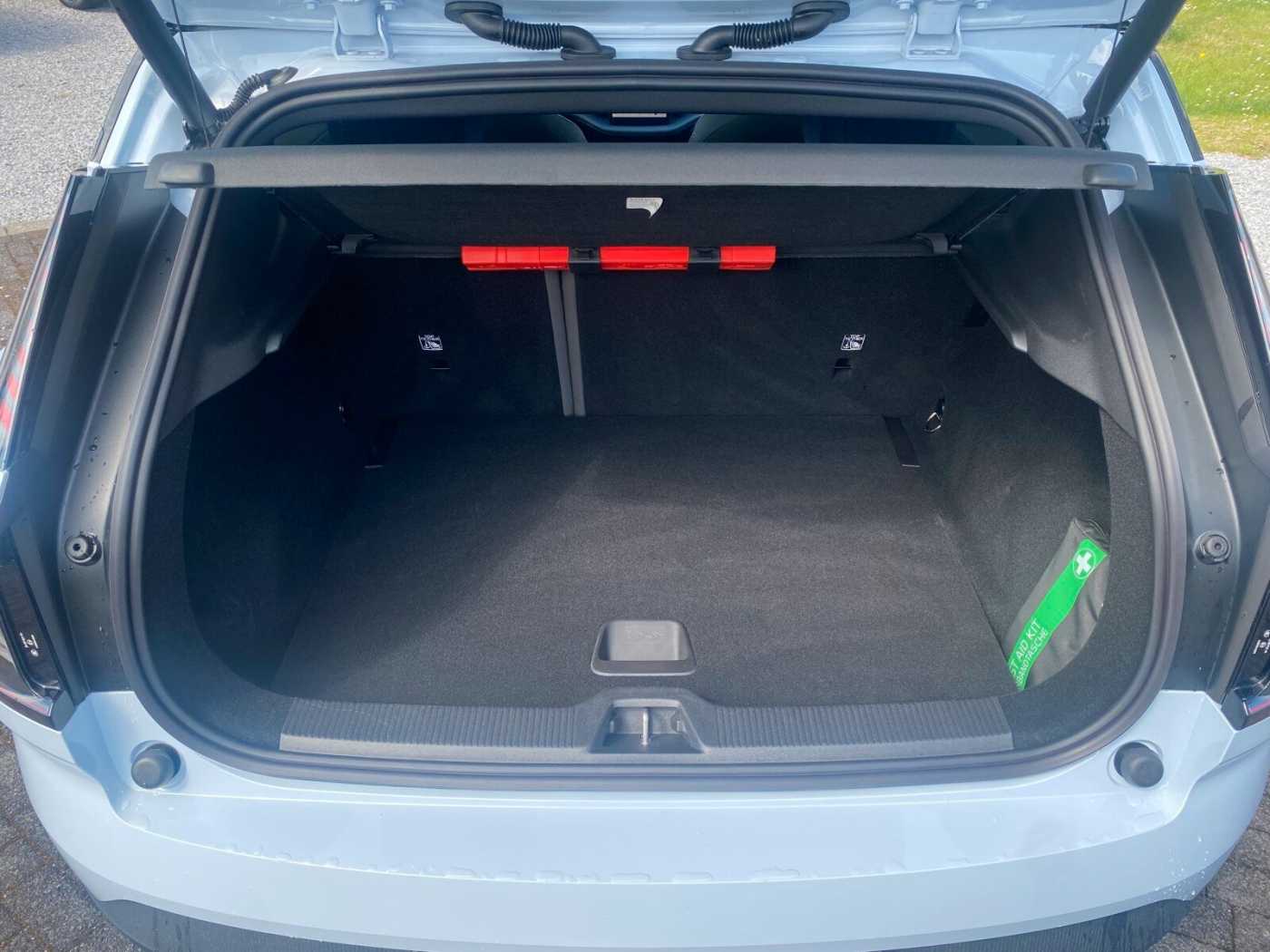 Volvo  Extended Range Ultra PANO|LED