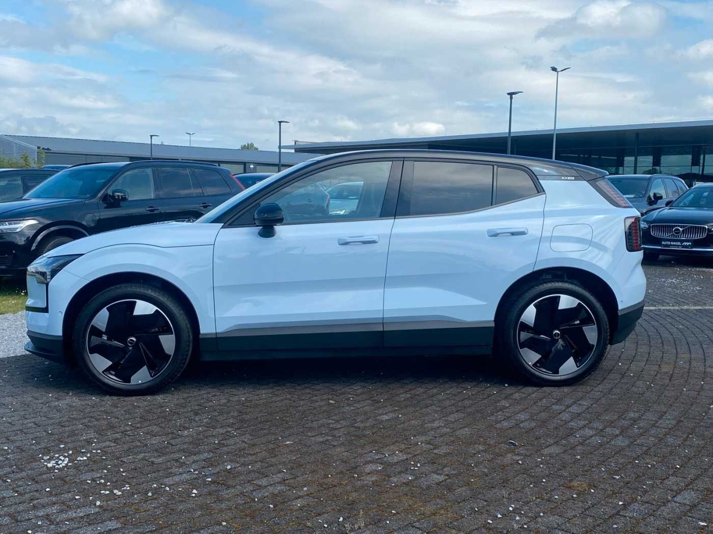 Volvo  Extended Range Ultra PANO|LED
