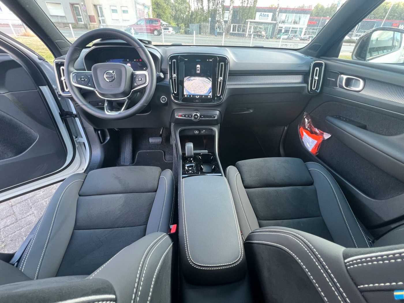 Volvo  B4 Ultra Dark PIXEL-LED|SRA|19'|Ass. -Paket
