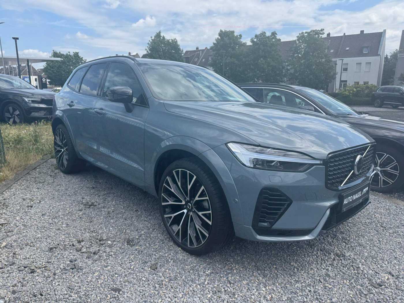 Volvo  Recharge T8 R-Design LONG RANGE AHK|22'|