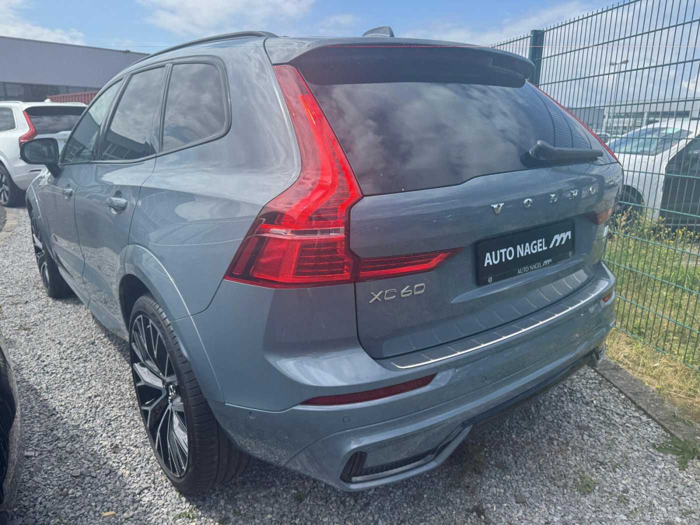 Volvo  Recharge T8 R-Design LONG RANGE AHK|22'|