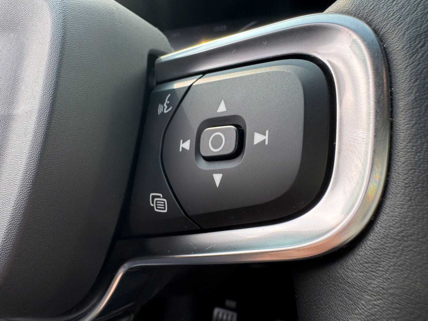 Volvo  T3 Momentum Pro