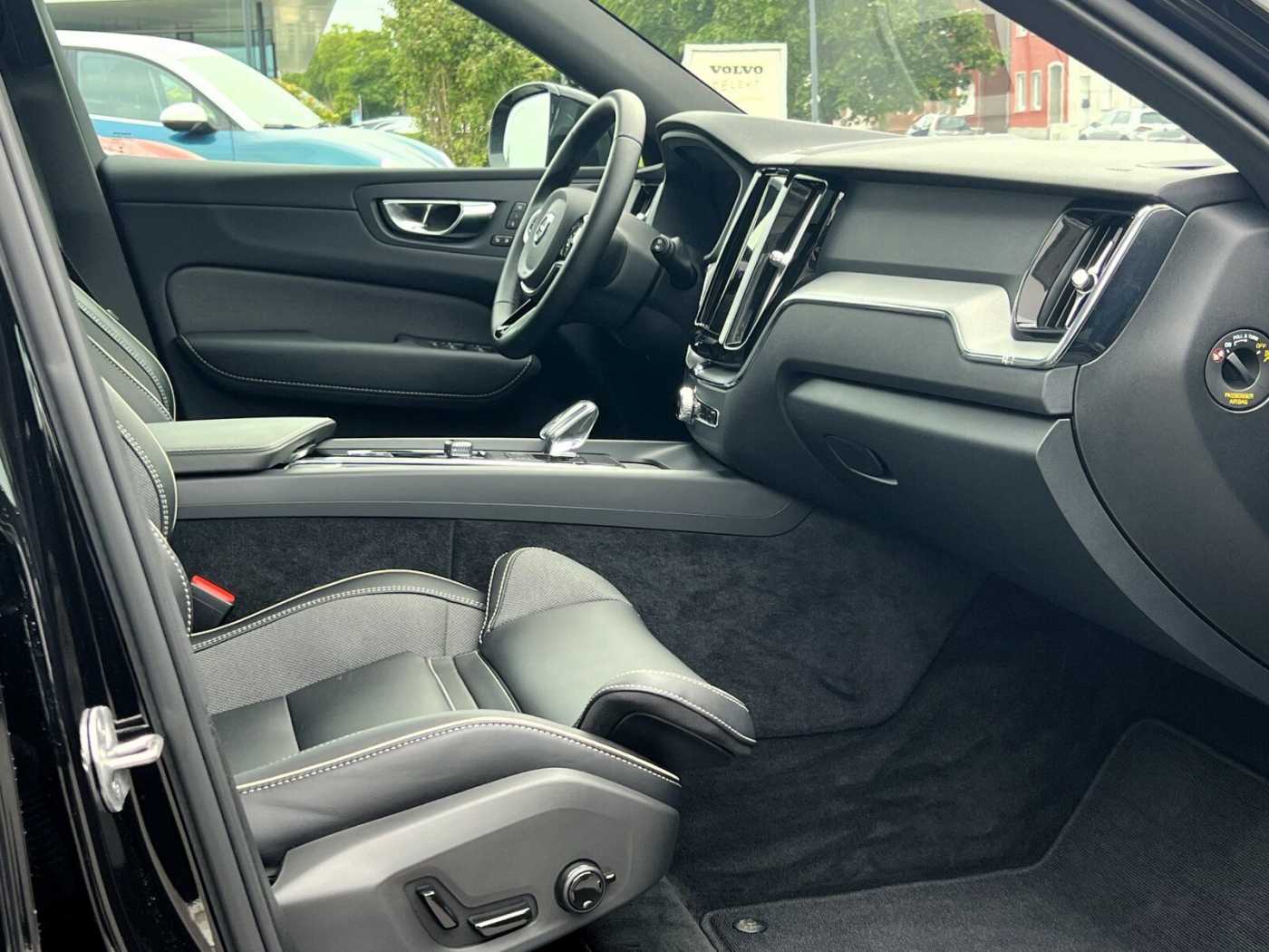 Volvo  T6 Plus Black Edition LUFT|HEADUP|HK|PILOT|