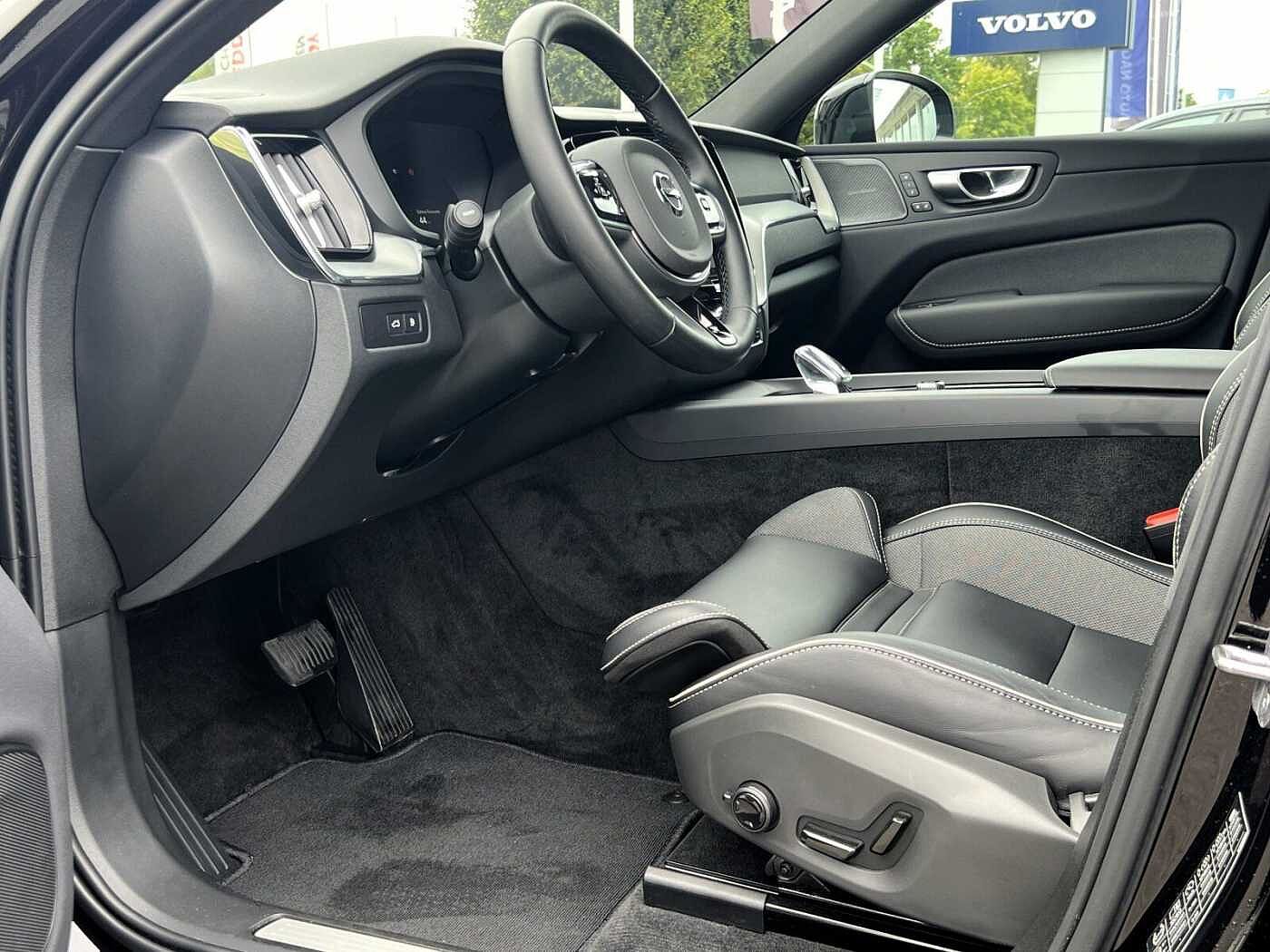 Volvo  T6 Plus Black Edition LUFT|HEADUP|HK|PILOT|