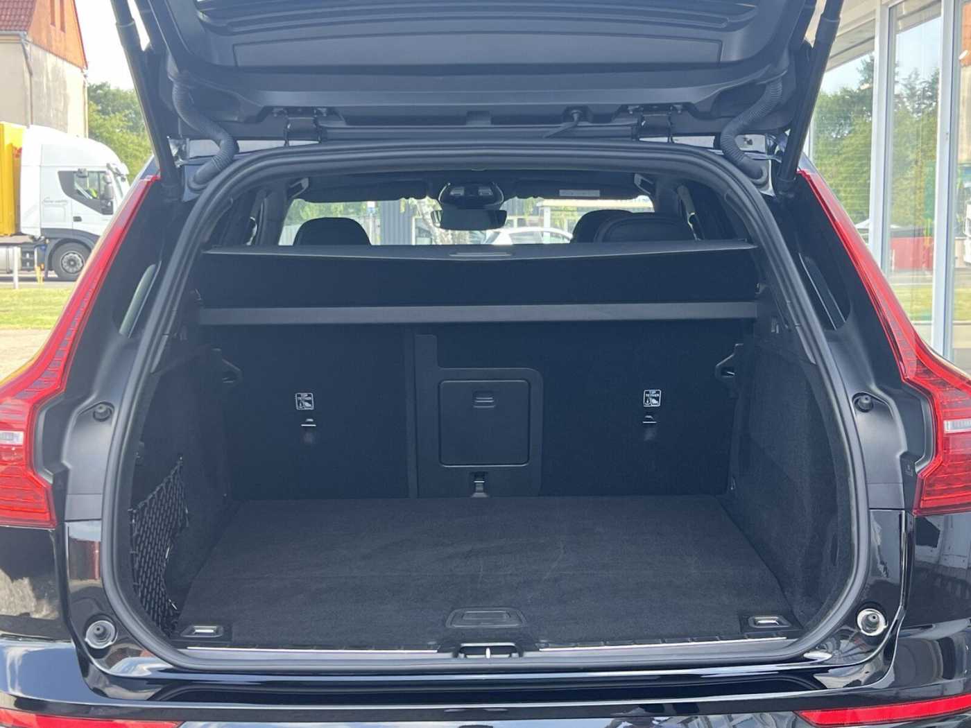 Volvo  T6 AWD Plus Black Edition |HEAD UP|PANO|360CAM|