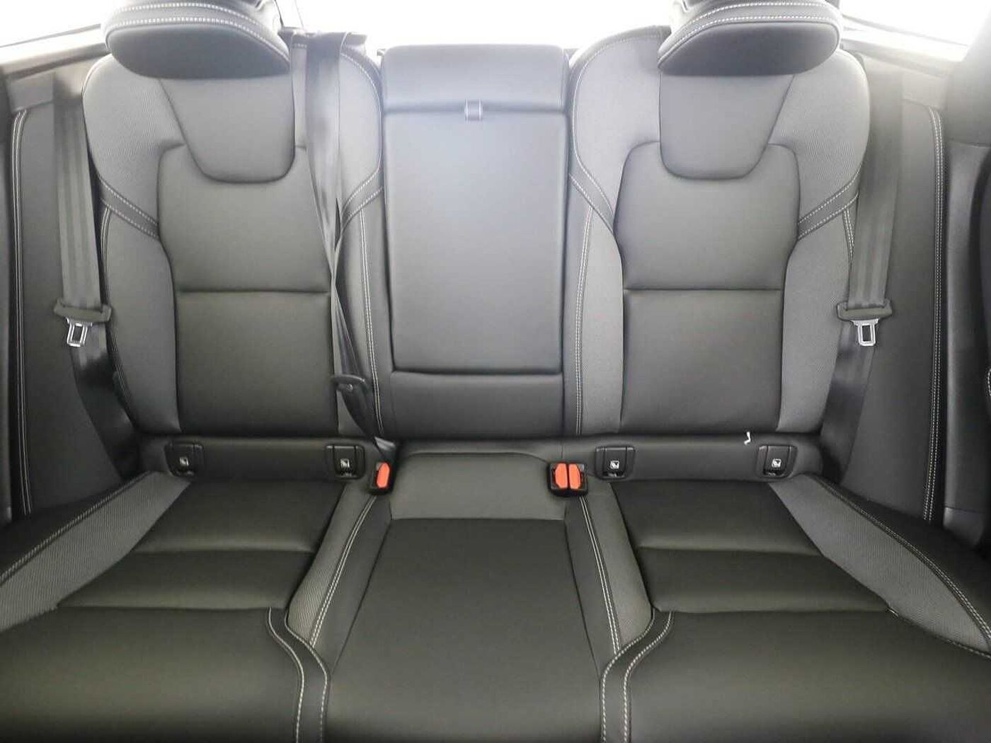 Volvo  T6 AWD Plus Black Edition B&W|LUFT|AHK|