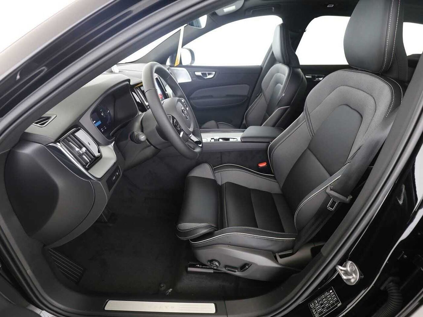 Volvo  T6 AWD Plus Black Edition B&W|LUFT|AHK|