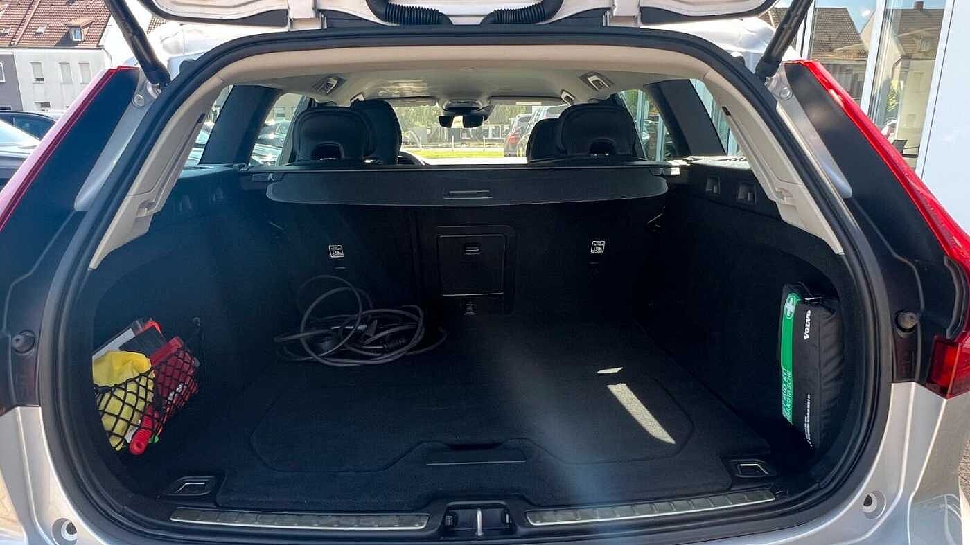 Volvo  Recharge T6 Core