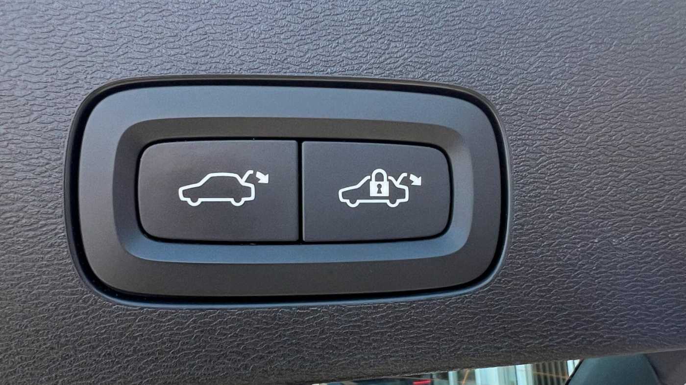 Volvo  Recharge T6 Core