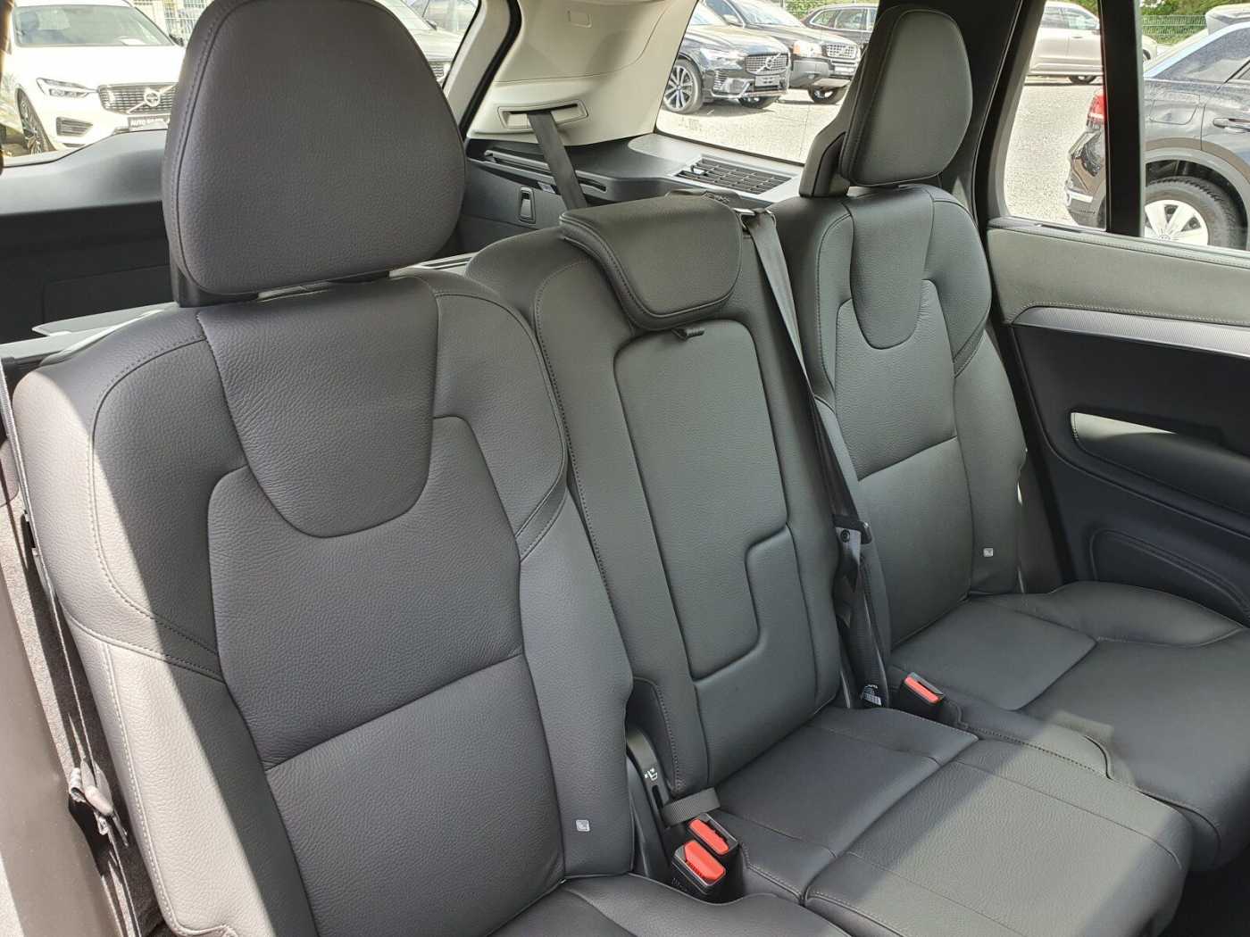 Volvo  Recharge T8 Ultra Bright | PANO | AUTOM.