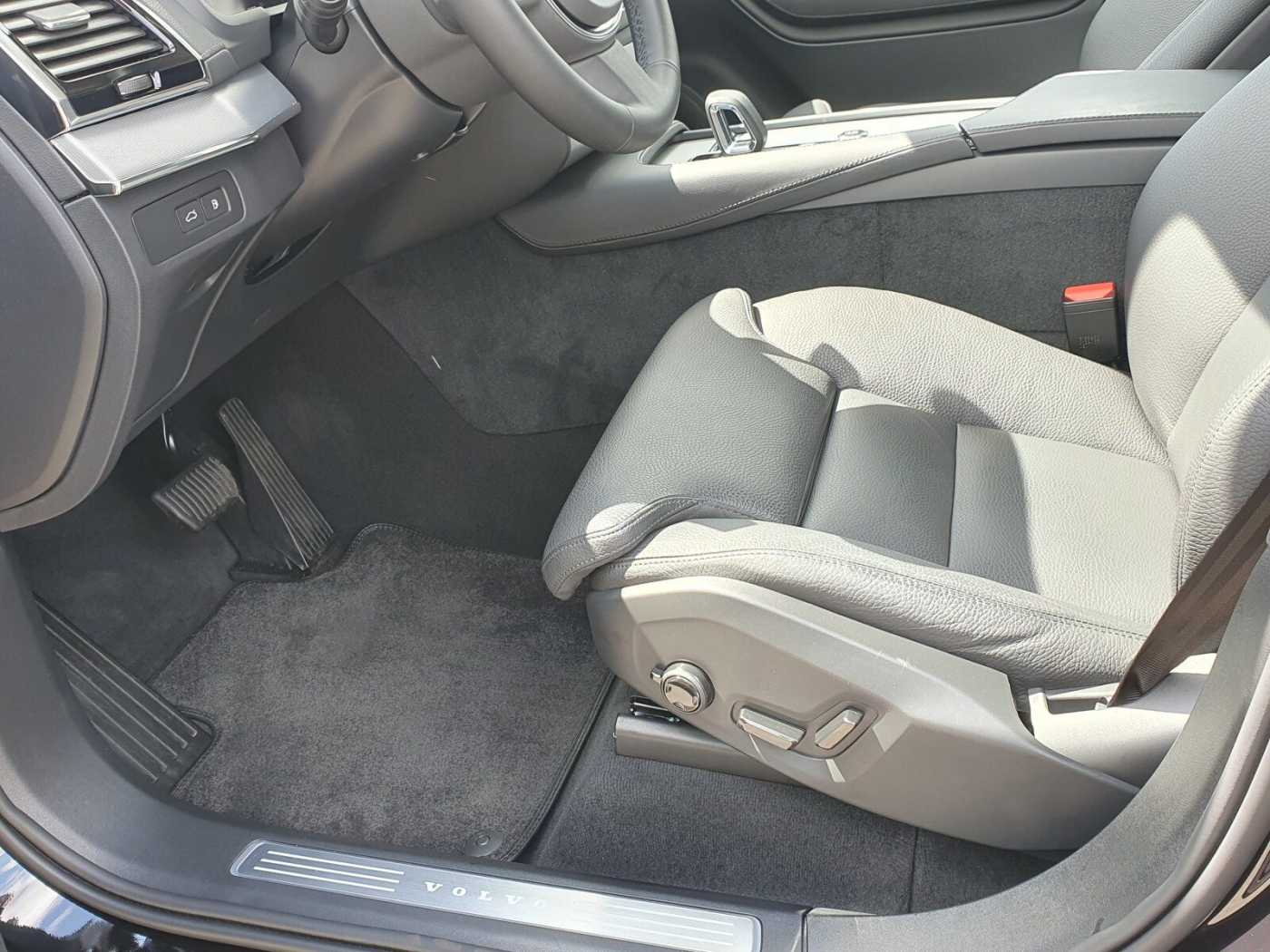 Volvo  Recharge T8 Ultra Bright | PANO | AUTOM.