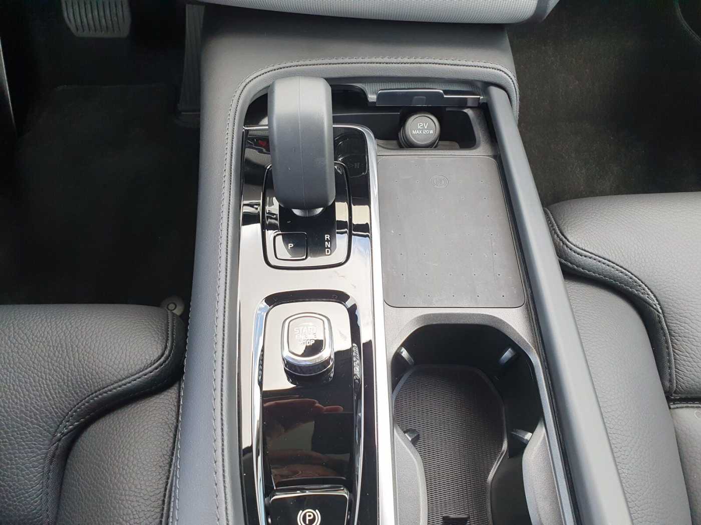 Volvo  Recharge T8 Ultra Bright | PANO | AUTOM.