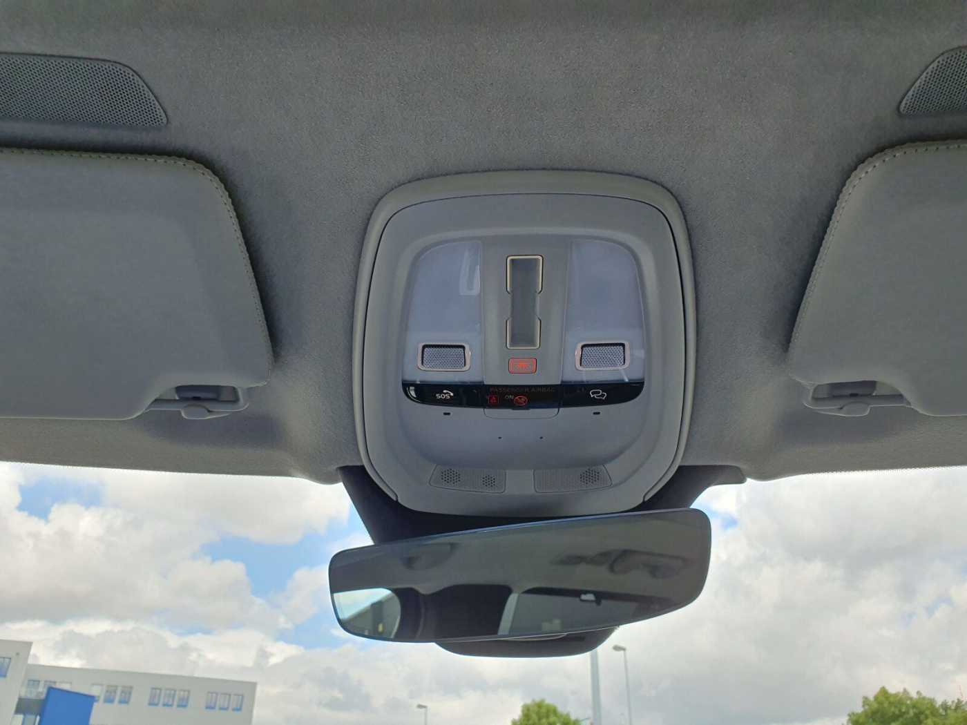 Volvo  Recharge T8 Ultra Bright | PANO | AUTOM.