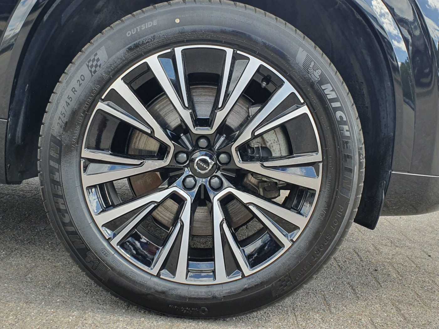Volvo  Recharge T8 Ultra Bright | PANO | AUTOM.