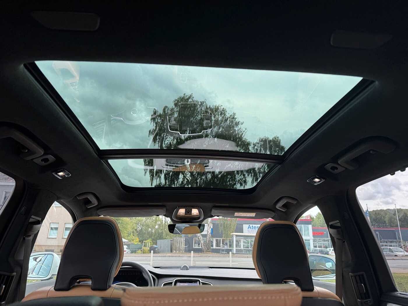 Volvo  T8 Ultimate Bright MASSAGE|PANO|AHK|360CAM