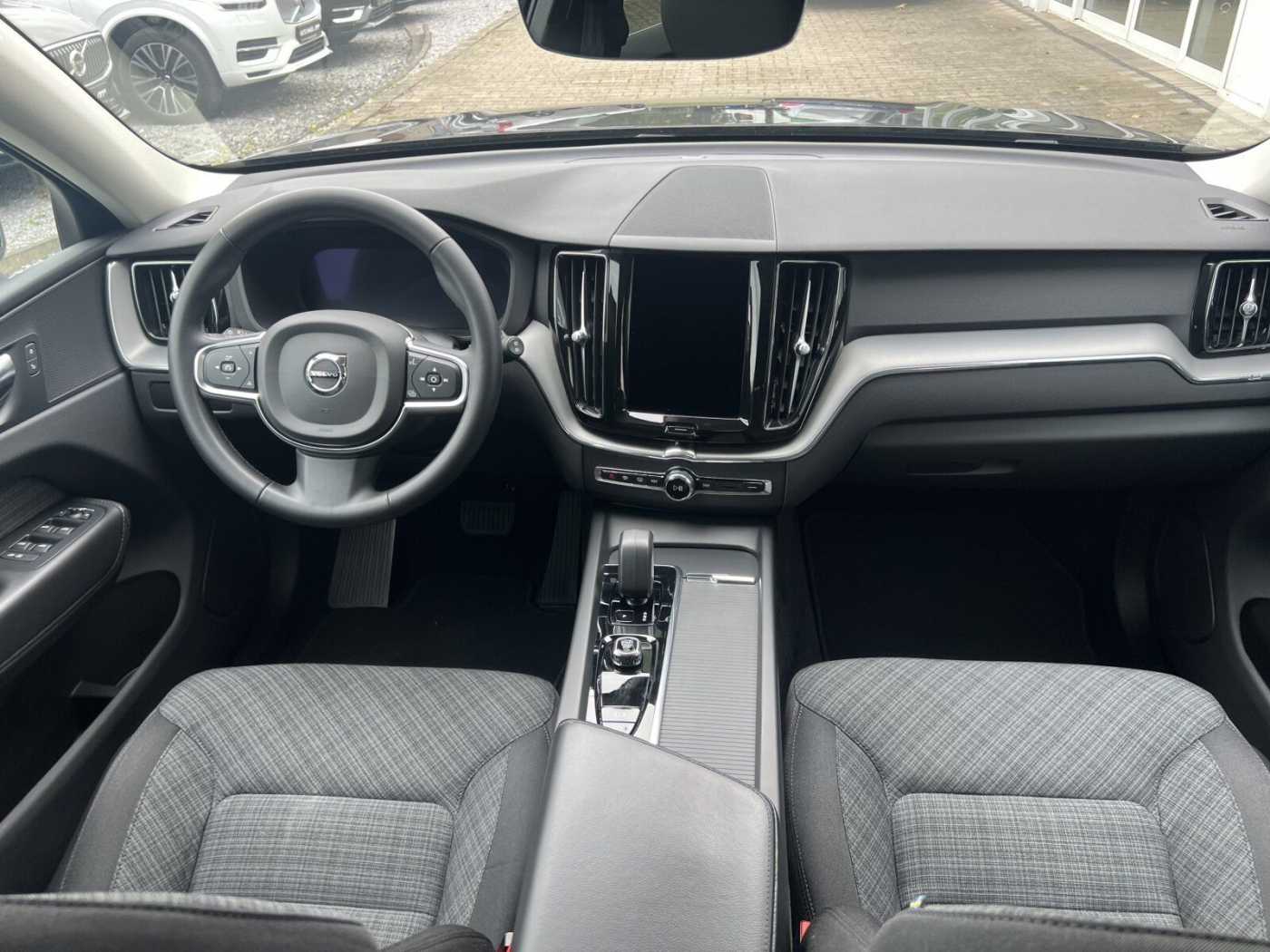 Volvo  B4 Autom. Core Keyless-Start/Klima/LED/BC