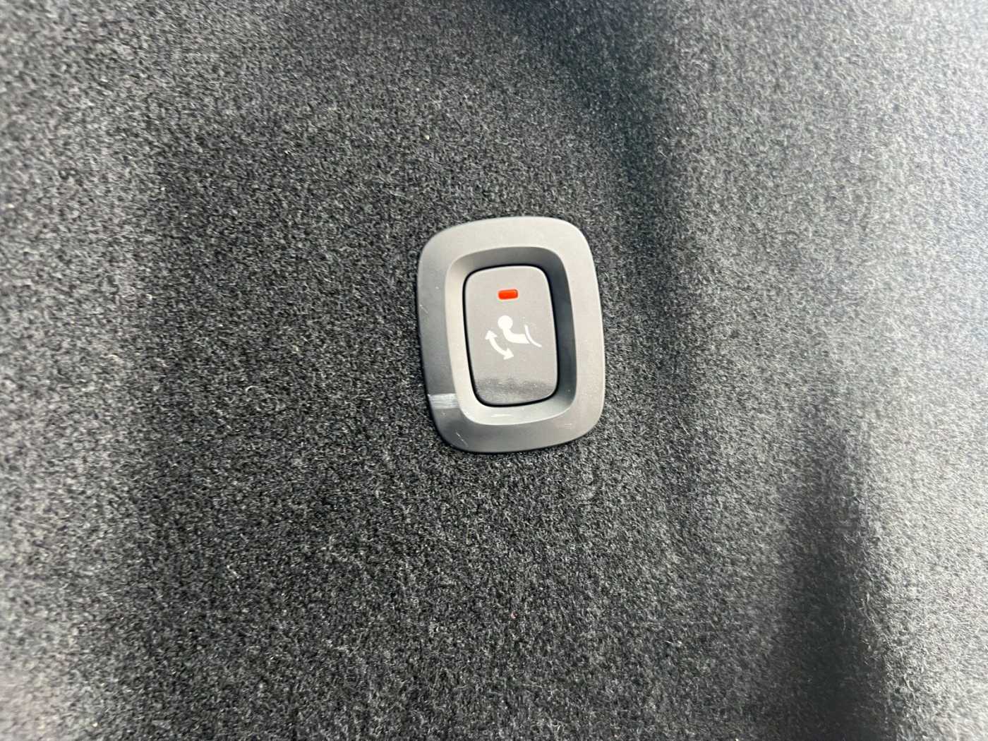 Volvo  B4 Autom. Core Keyless-Start/Klima/LED/BC
