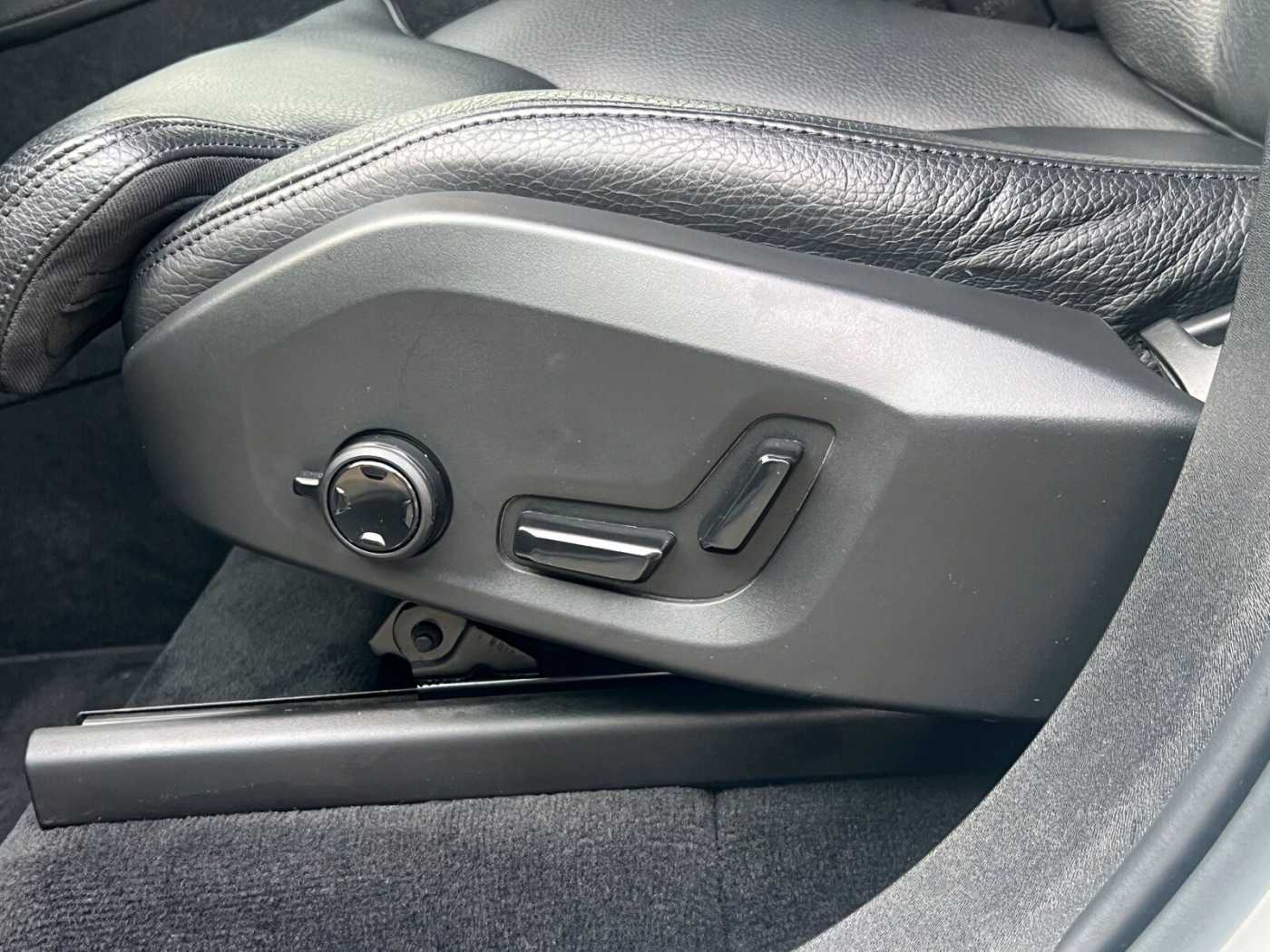 Volvo  T8 AWD Inscription Expr. AHK|PANO|FLED|el. S