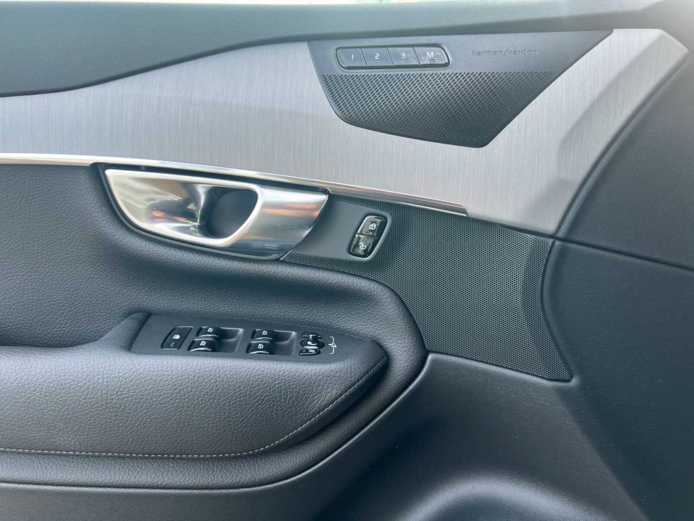 Volvo  T8 AWD Inscription Expr. AHK|PANO|FLED|el. S