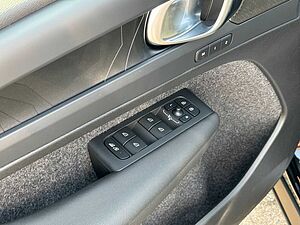 Volvo  Single Range Extended Plus Black Edition