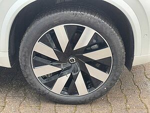 Volvo  Recharge T8 Plus Bright PANO|