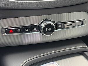Volvo  Recharge T8 Plus Bright PANO|