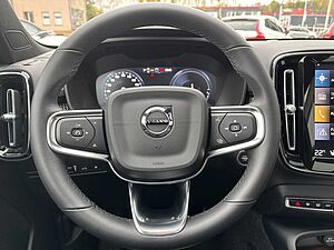 Volvo  T4 TwinEn 2WD R-Design Plug-In Navi/SHD/LED