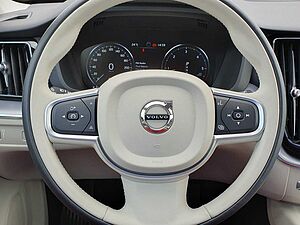 Volvo  D4 Autom. AWD Momentum LED|LUFT 4C| BEIGE |