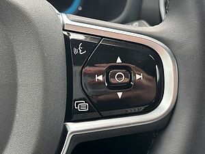 Volvo  Recharge T6 Plus Dark PANO|