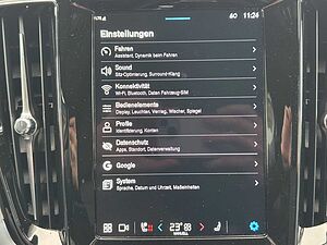 Volvo  Recharge T6 Plus Dark PANO|
