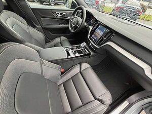 Volvo  Recharge T6 Plus Dark PANO|