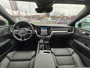 Volvo  Recharge T6 Plus Dark PANO|
