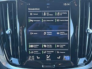 Volvo  B4 Autom. Momentum Pro