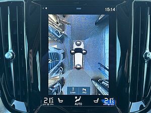Volvo  B4 Autom. Momentum Pro