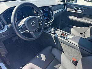 Volvo  B4 Autom. Core Keyless-Start/Klima/LED/eSitz
