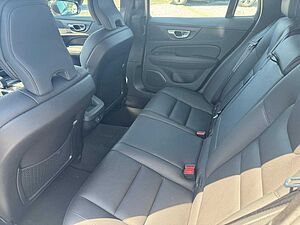 Volvo  B4 Autom. Core Keyless-Start/Klima/LED/eSitz