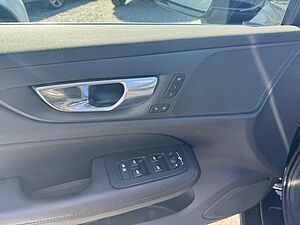 Volvo  B4 Autom. Core Keyless-Start/Klima/LED/eSitz