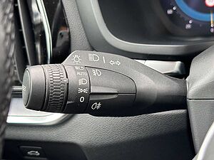 Volvo  B4 Autom. Core FAHRER ASSIST|AHK|LED|WINTER|