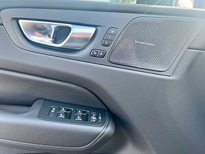 Volvo  Recharge T6 Plus Dark H&K SOUND|LENKRADHEIZ