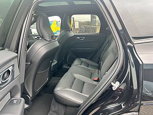 Volvo  B5 Autom. AWD Plus Black Edition |360|PANO|