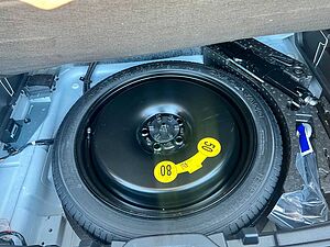 Volvo  B4 2WD Plus Dark 20'|AHK|360CAM|CONNECT