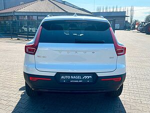 Volvo  B4 2WD Plus Dark 20'|AHK|360CAM|CONNECT