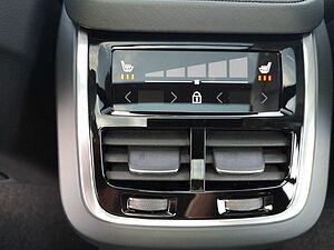 Volvo  Recharge T8 Ultra Bright PANO|STANDH|LED|