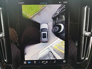 Volvo  B4 Autom. Plus Dark