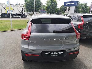 Volvo  B4 Autom. Plus Dark