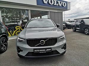 Volvo  B4 Autom. Plus Dark